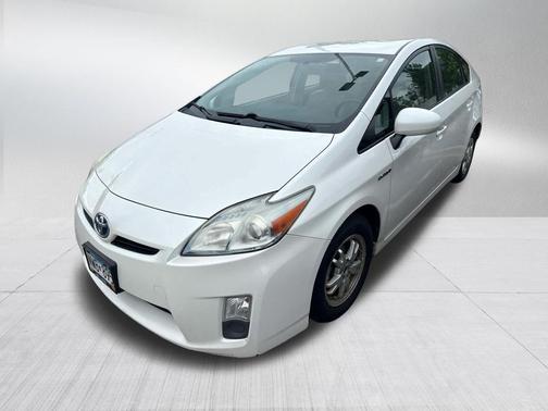 Blizzard Pearl 2010 Toyota Prius III