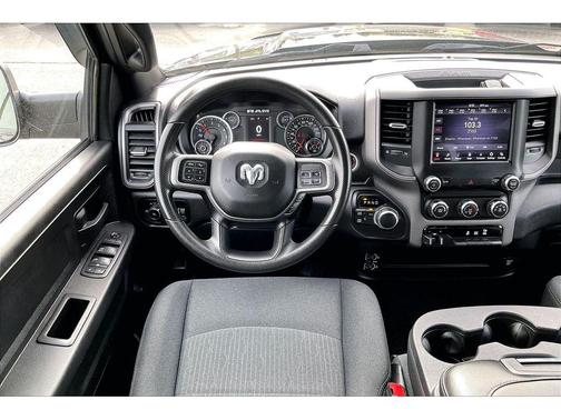 Diamond Black Crystal Pearlcoat 2021 RAM 2500 Tradesman Crew Cab 4x4 6'4' Box