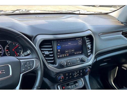 2022 GMC Acadia AWD AT4
