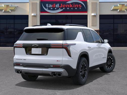 Polar White Tricoat 2026 Chevrolet Traverse AWD Z71
