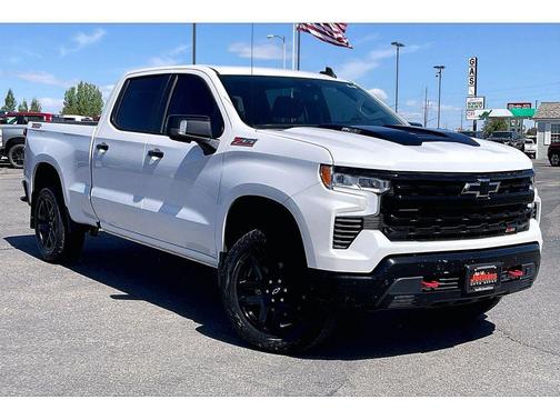 Iridescent Pearl Tricoat 2024 Chevrolet Silverado 1500 LT Trail Boss