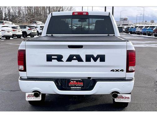2018 RAM 1500 Night Crew Cab 4x4 5'7' Box