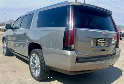 2017 Cadillac Escalade ESV Platinum