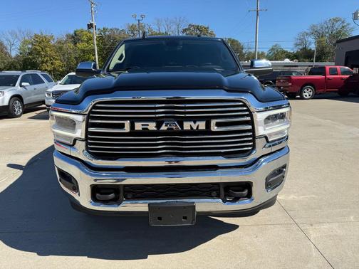 2022 RAM 2500 Laramie Crew Cab 4x4 6'4' Box