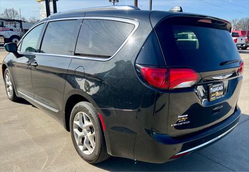 2018 Chrysler Pacifica Touring-L