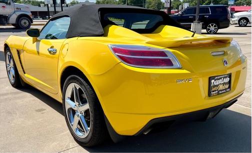 2007 Saturn Sky Red Line
