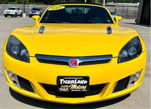2007 Saturn Sky Red Line