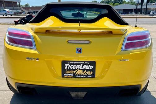 2007 Saturn Sky Red Line