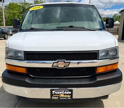 Summit White 2016 Chevrolet Express 2500 LT