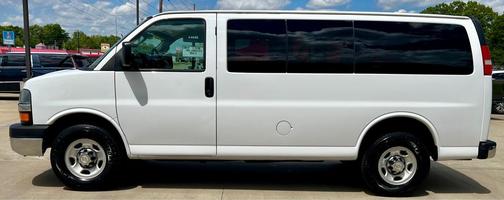 Summit White 2016 Chevrolet Express 2500 LT