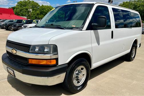 Summit White 2016 Chevrolet Express 2500 LT