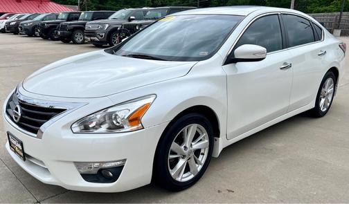 Pearl White 2014 Nissan Altima 2.5 SV