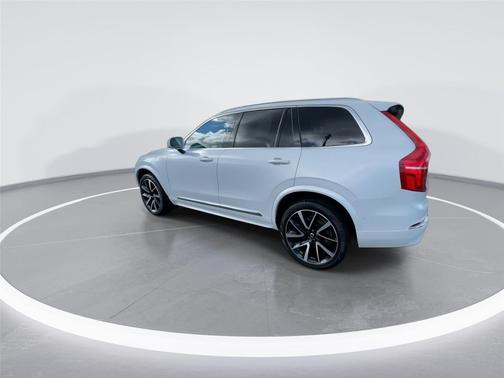 2023 Volvo XC90 B5 Plus