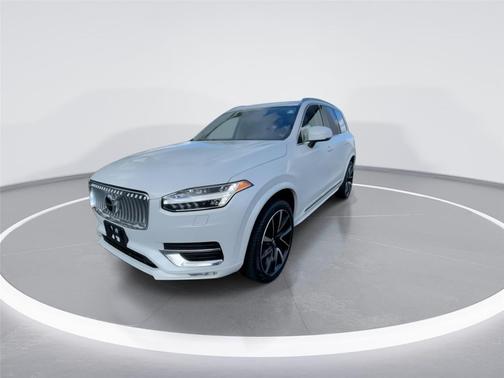 2023 Volvo XC90 B5 Plus