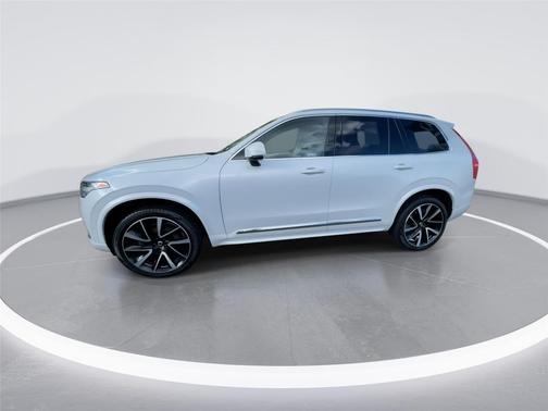 2023 Volvo XC90 B5 Plus