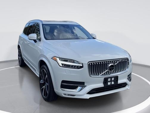 2023 Volvo XC90 B5 Plus