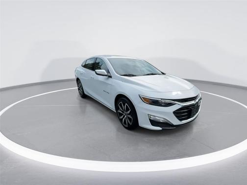 Summit White 2023 Chevrolet Malibu FWD RS