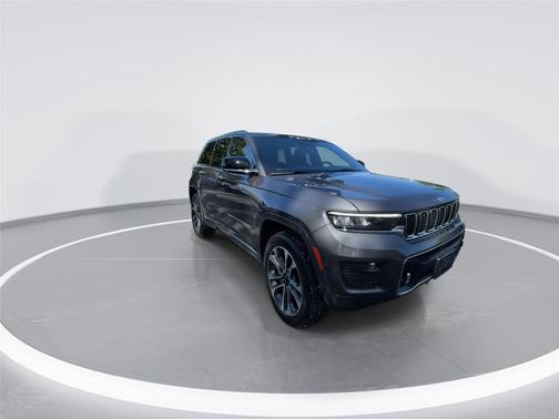 Baltic Gray Metallic Clearcoat 2022 Jeep Grand Cherokee Overland