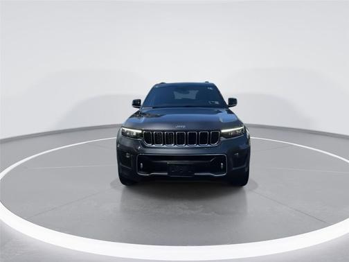 Baltic Gray Metallic Clearcoat 2022 Jeep Grand Cherokee Overland