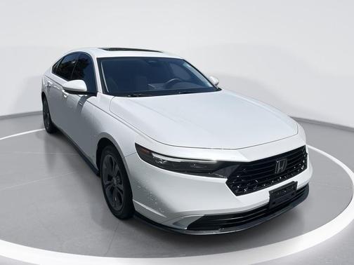 Platinum White Pearl 2023 Honda Accord EX