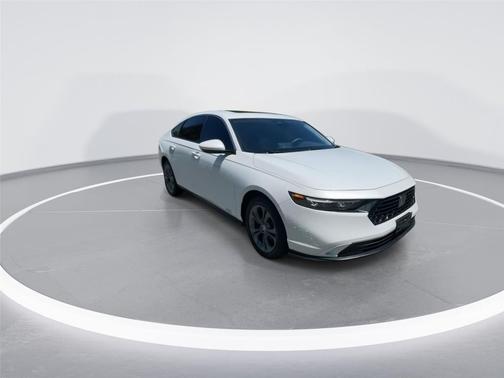 Platinum White Pearl 2023 Honda Accord EX