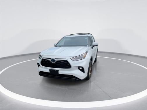 2023 Toyota Highlander Hybrid XLE
