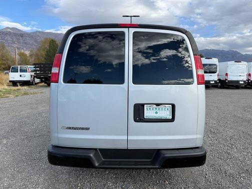 2017 Chevrolet Express 3500 LS