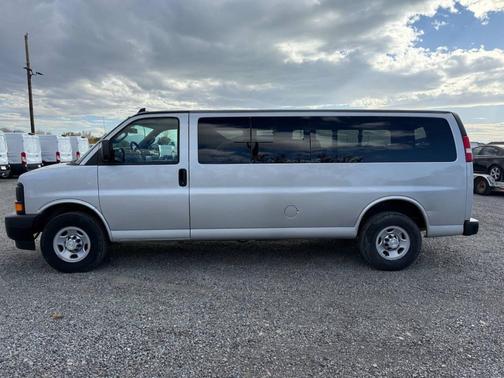 2017 Chevrolet Express 3500 LS