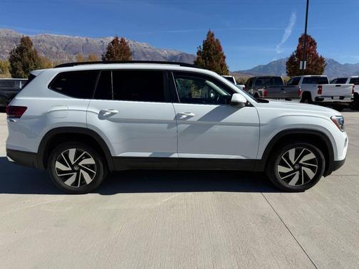 2025 Volkswagen Atlas 2.0T SE w/Technology 4MOTION