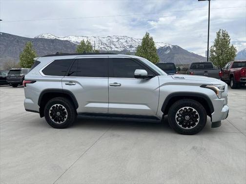 2024 Toyota Sequoia SR5