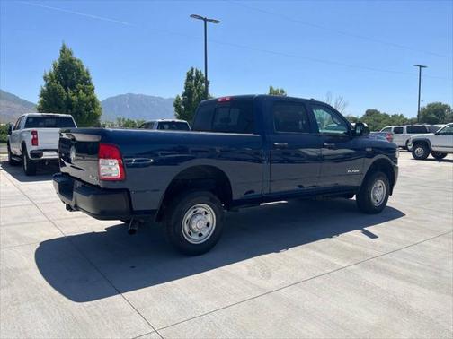 2022 RAM 2500 Tradesman Crew Cab 4x4 6'4' Box