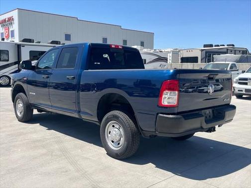 2022 RAM 2500 Tradesman Crew Cab 4x4 6'4' Box