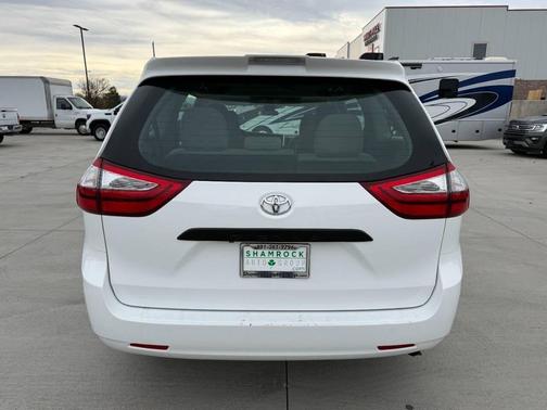 2018 Toyota Sienna SE