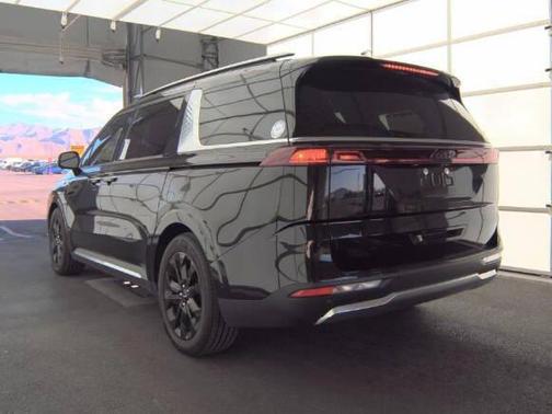 2022 Kia Carnival SX