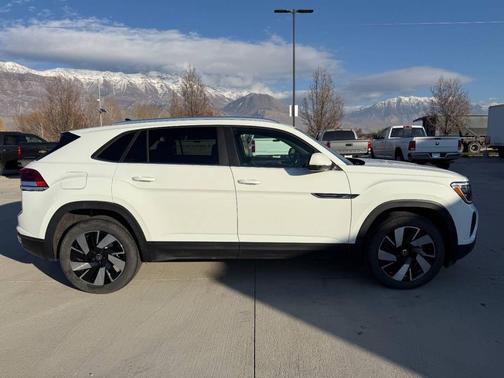 2025 Volkswagen Atlas Cross Sport 2.0T SE w/Technology 4MOTION
