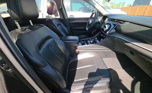 Rocky Mountain Pearl Coat 2023 Jeep Grand Cherokee L Limited