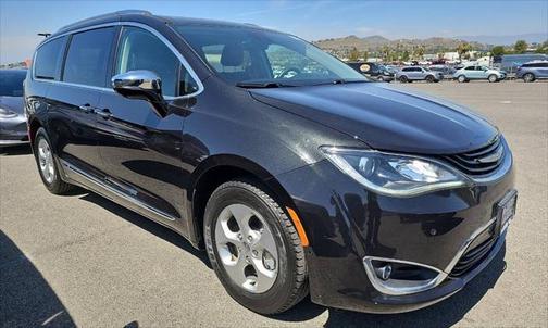 2017 Chrysler Pacifica Hybrid Platinum