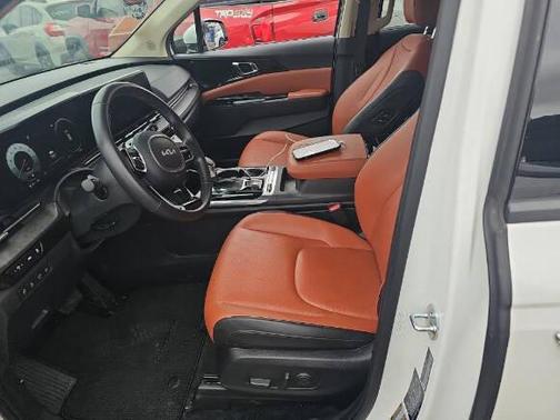 2024 Kia Carnival SX