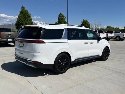 2024 Kia Carnival SX