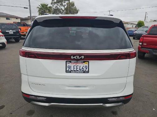 2024 Kia Carnival SX