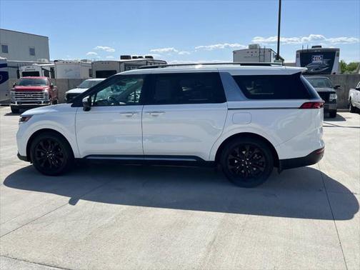 2024 Kia Carnival SX