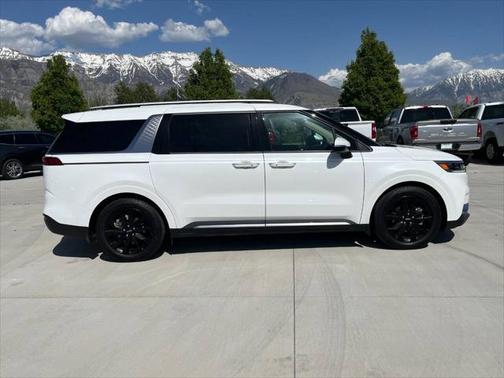 2024 Kia Carnival SX