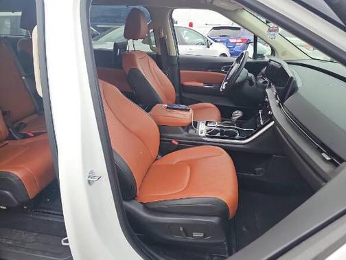 2024 Kia Carnival SX