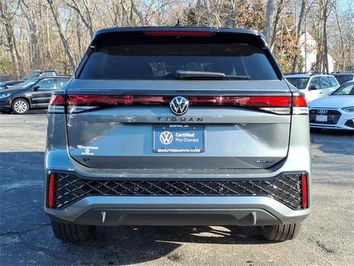 2025 Volkswagen Tiguan 2.0T SE R-Line Black