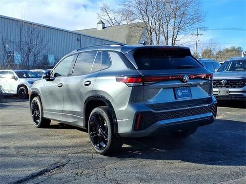 2025 Volkswagen Tiguan 2.0T SE R-Line Black