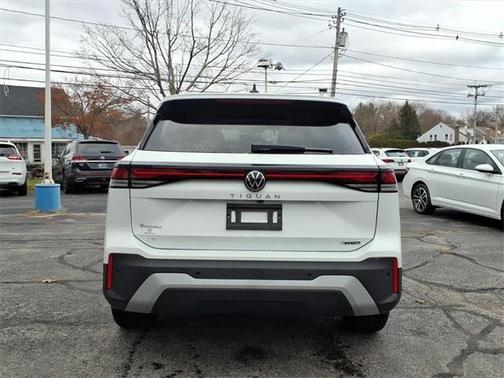 2026 Volkswagen Tiguan 2.0T SE