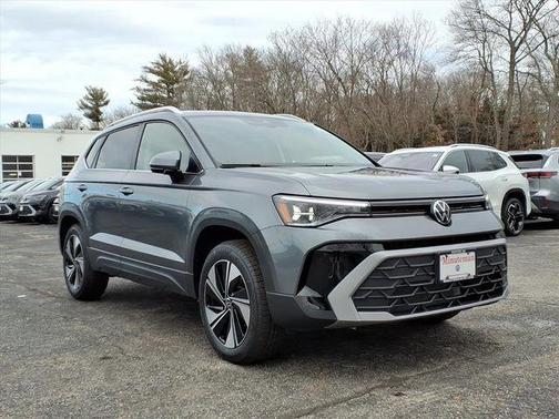 Platinum Gray Metallic 2026 Volkswagen Taos 1.5T SE