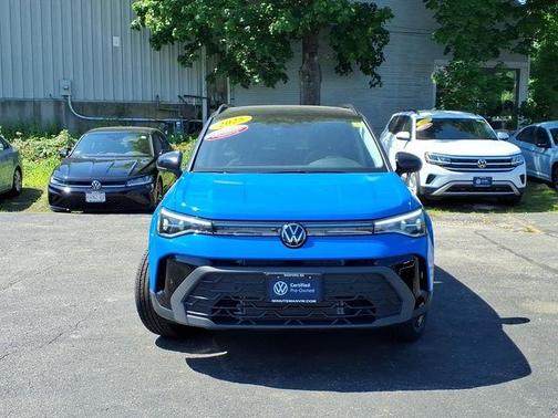 Cornflower Blue W/Black Roof 2025 Volkswagen Taos 1.5T SE Black