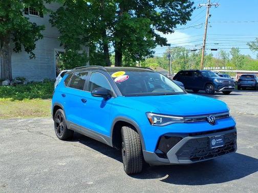 Cornflower Blue W/Black Roof 2025 Volkswagen Taos 1.5T SE Black