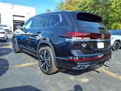 2026 Volkswagen Atlas 2.0T SEL Premium R-Line